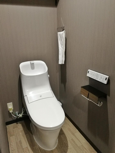 Bathroom 10