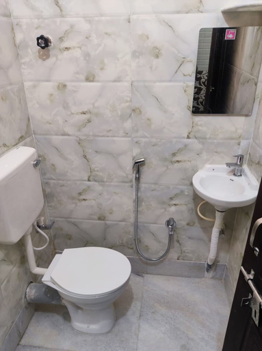 Bathroom, Hotel Govindam, Ujjain