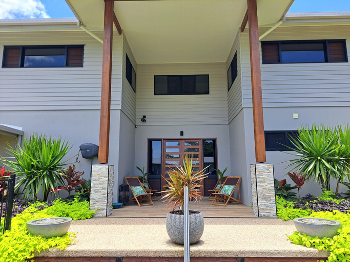 Exterior & Views 2, Seadreams Mission Beach, Johnstone
