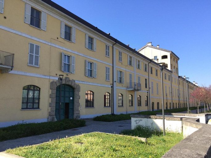 Exterior 9