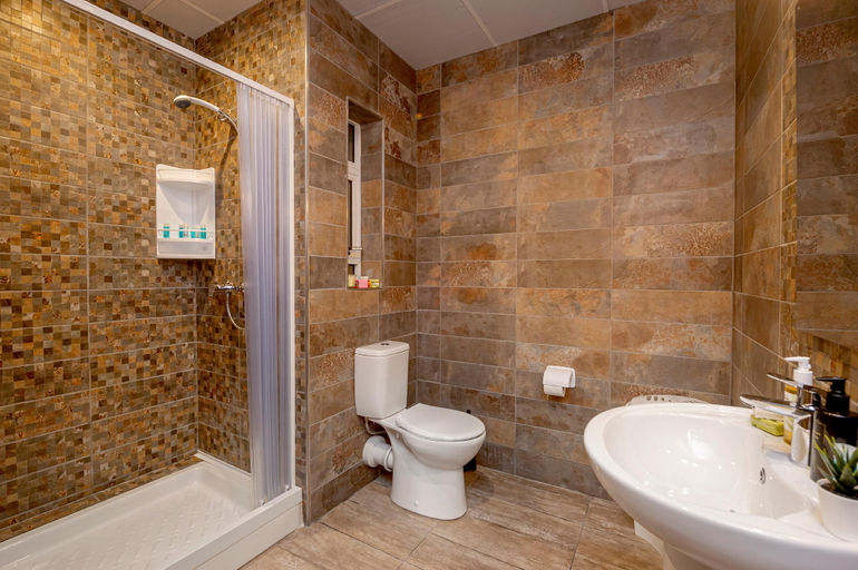 Bathroom 3, Summer Breeze Superior Apartment