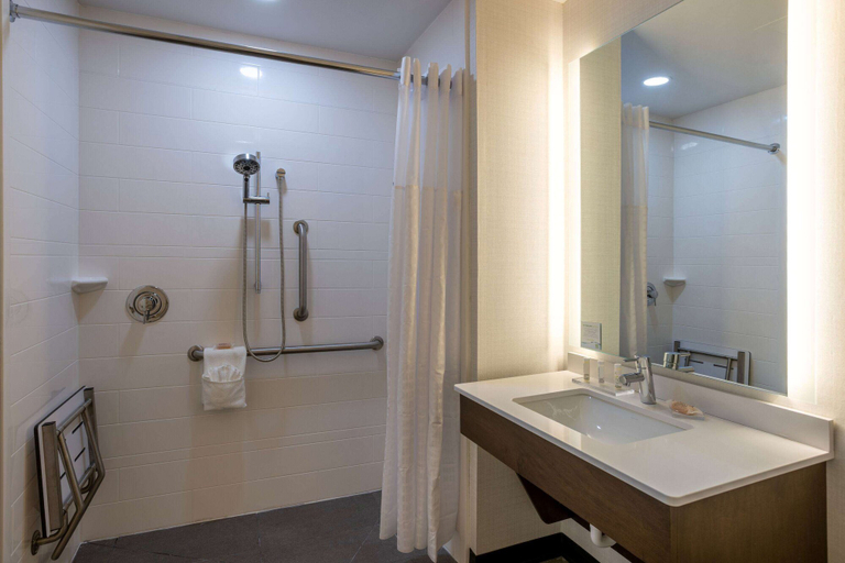 Bathroom 5, Wingate by Wyndham Vineland/Millville, Cumberland