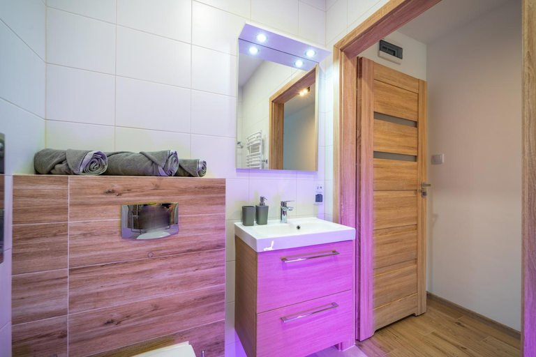 Bathroom 2, Apartamenty Bunny Aparts, Lubań