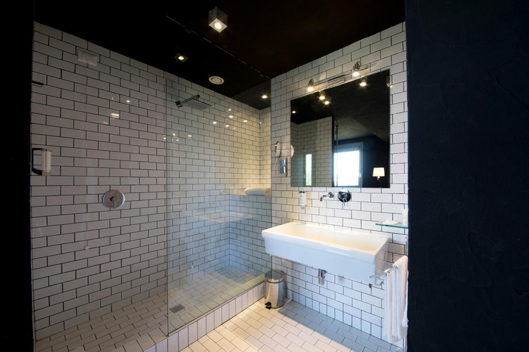Bathroom 4, Aiden by Best Western JHD Dunant Hotel, Mantua