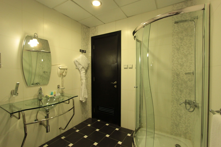 Bathroom 5, Awaliv International Hotel, Taif