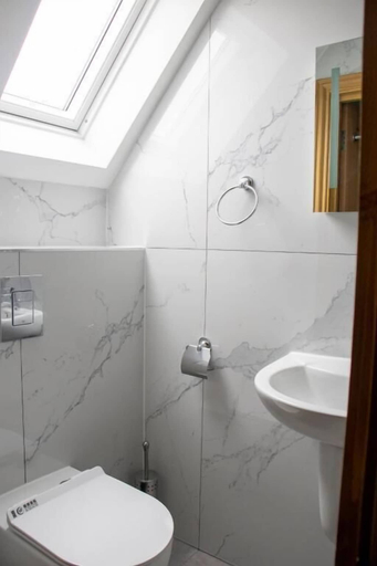 Bathroom 3, Burren London Hotel, London