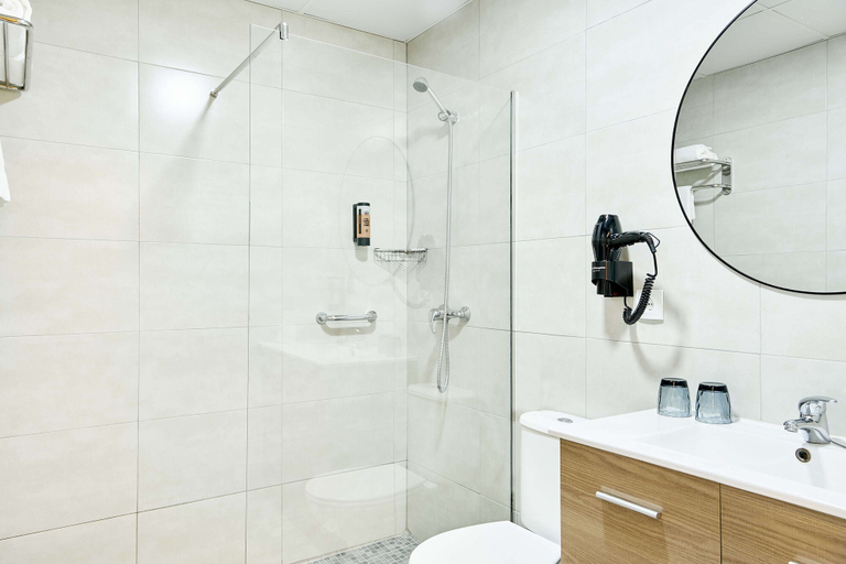 Bathroom 5, tent Torremolinos, Málaga