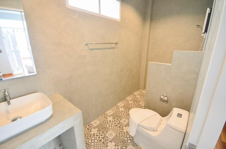 Bathroom 3, Bianco House Resort, Cha-Am