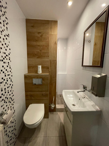Bathroom 2, CBC Pokoje Hotelowe, Starogard