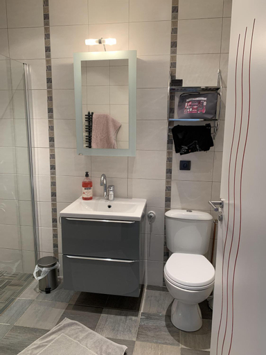 Bathroom 4