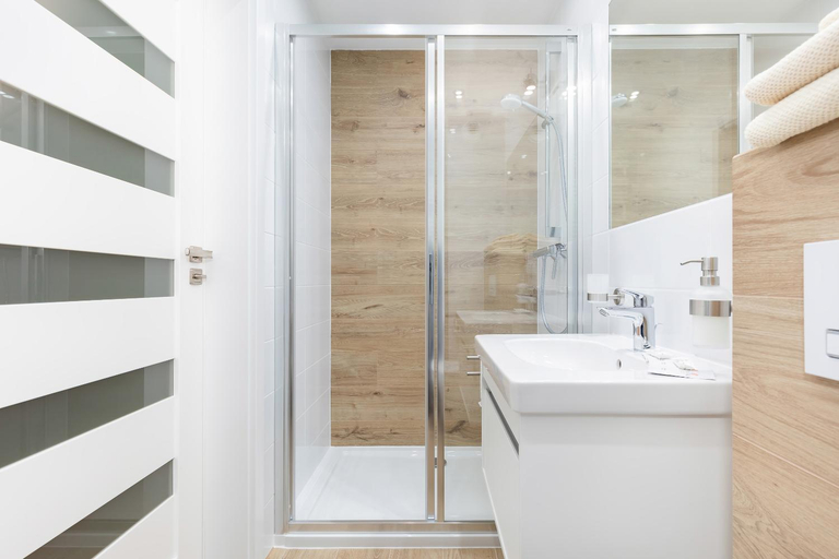 Bathroom 2, Jantar Apartamenty - Baltycka 6, Kołobrzeg