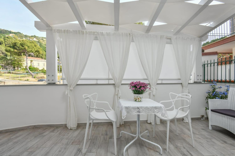 Others 4, B&B inCentro, Salerno