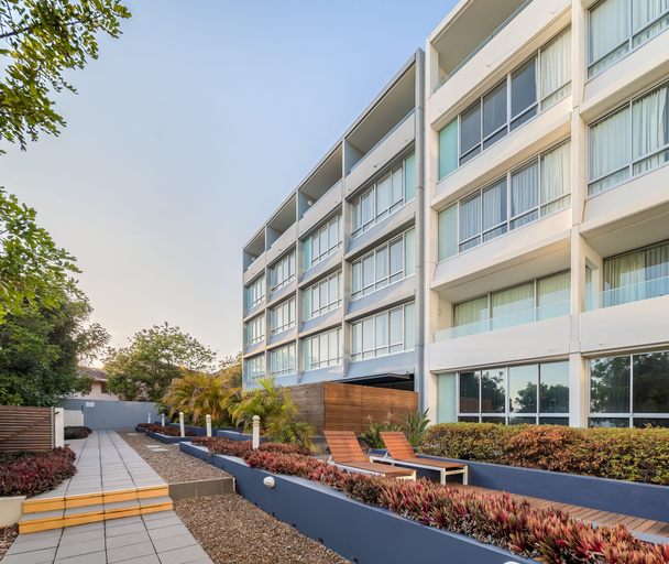 Exterior & Views 2, Oaks Nelson Bay Lure Suites, Port Stephens