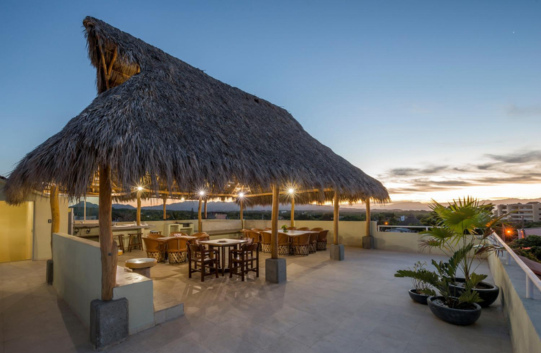 Food & Drinks 4, Punto Mita Eco Surf Suites, Compostela