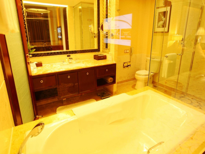 Bathroom 3, Wyndham Grand Plaza Royale Palace Chengdu, Chengdu