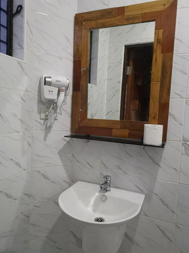 Bathroom, Alona Vikings Lodge, Panglao