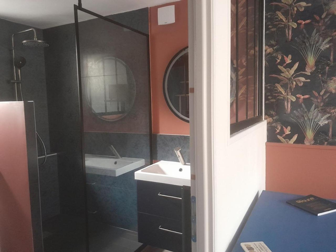 Bedroom 2, Suite des Grands Crus, Côte-d'Or
