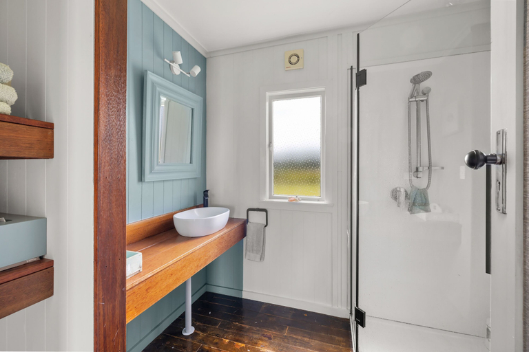 Bathroom 4, Driftwood Seaside Escapes, Far North