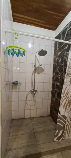 Shower, TEA TAHITI Holidays