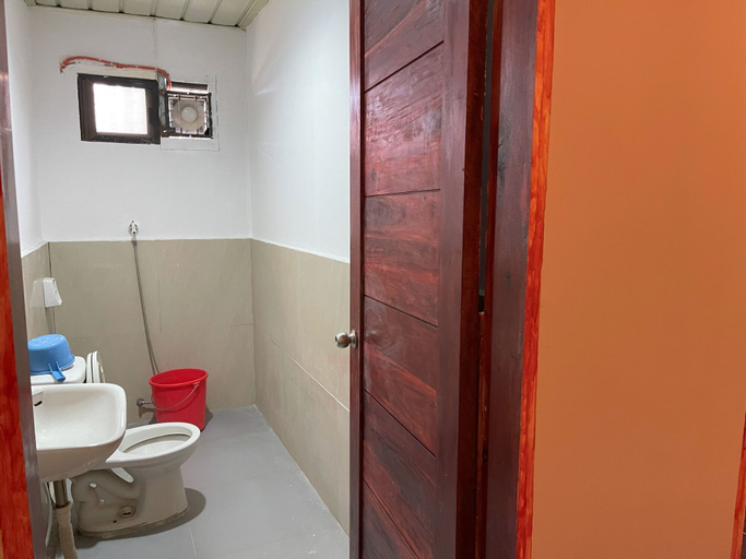 Bathroom 3, BnT Inn Cebu powered by Cocotel, Lapu-Lapu City