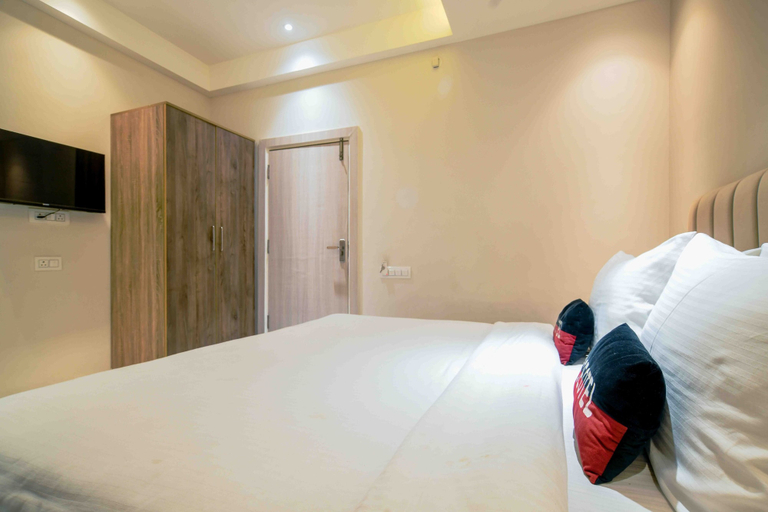 Bedroom 2, Aceotel Xpress Mint, Indore