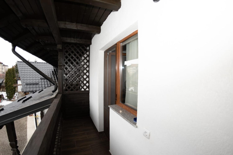 Others 5, Casa Campulungeana, Campulung Moldovenesc