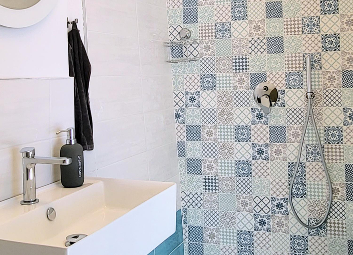 Bathroom 2, Villa Ballerina Bianca, Trapani