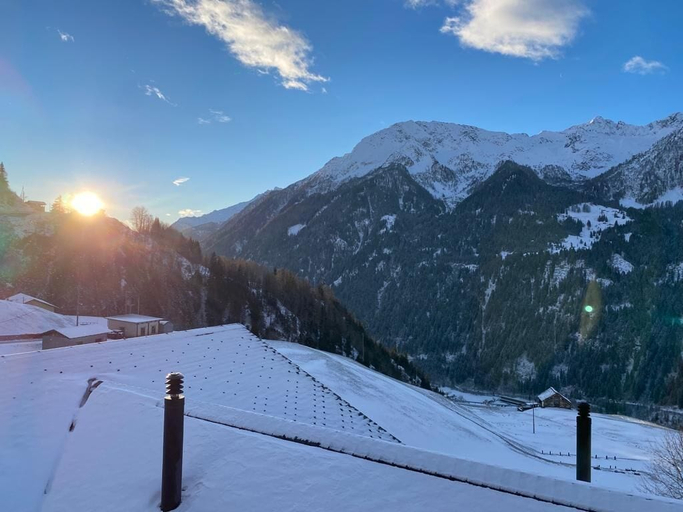 Others 5, Chalet del Sole, Leventina