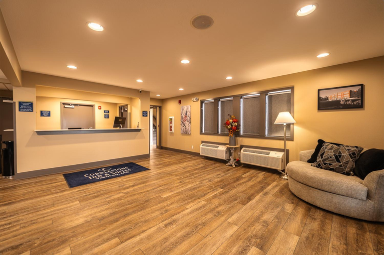 Public Area 2, Cobblestone Inn & Suites - Trenton, Grundy