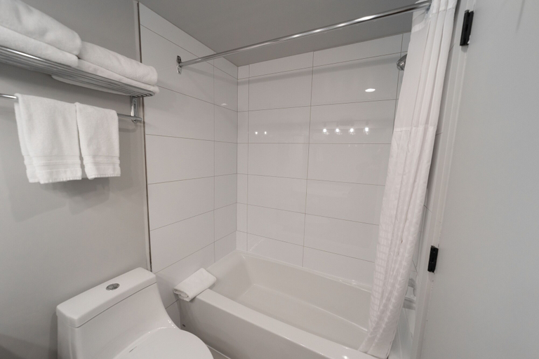 Bathroom 4, The Thompson Hotel, Thompson-Nicola