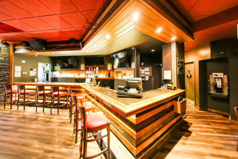 Food & Drinks 4, Hojo House Winnipeg, Division No. 11