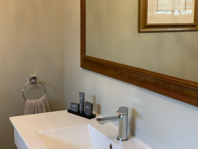 Bathroom 4, Cavalo Guesthouse & Equestrian Estate, eThekwini
