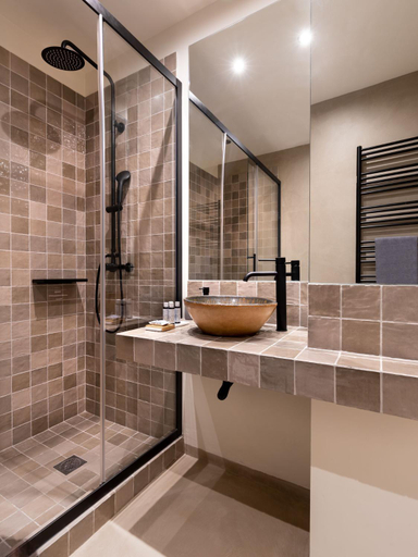 Shower 5, Muse Urban Suites, Attica