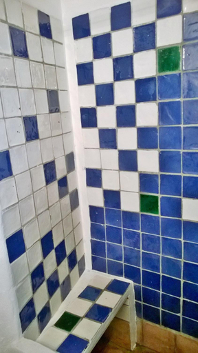 Bathroom 3, La Muralla, Málaga