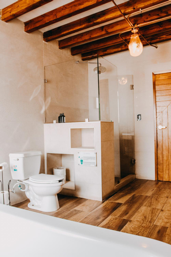 Bathroom 15