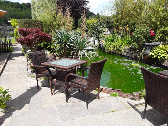 Others 5, Le Jardin Du Thv Bord De La Meuse, Namur