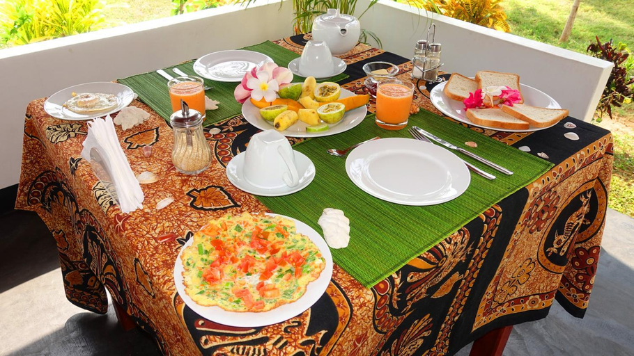 Food & Drinks 4, Regina Beach Bungalow, Trincomalee Town and Gravets