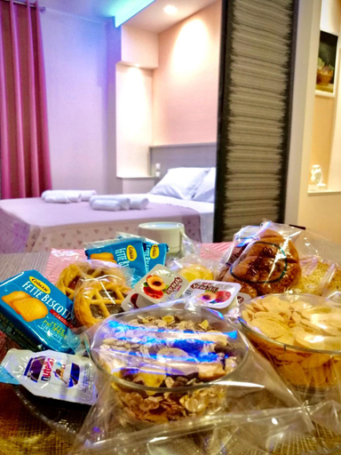 Food & Drinks