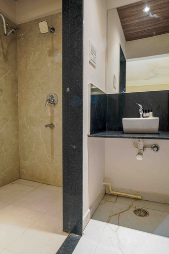 Bathroom 3, Aceotel Xpress Mint, Indore
