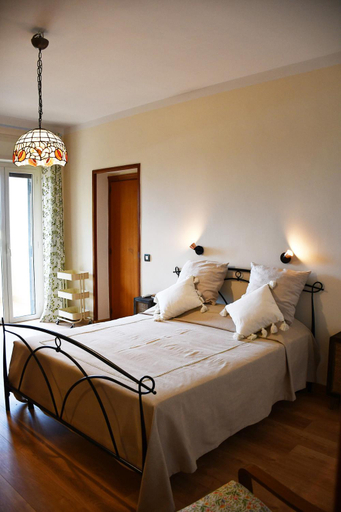 Bedroom 2, Villa Viuli, Napoli
