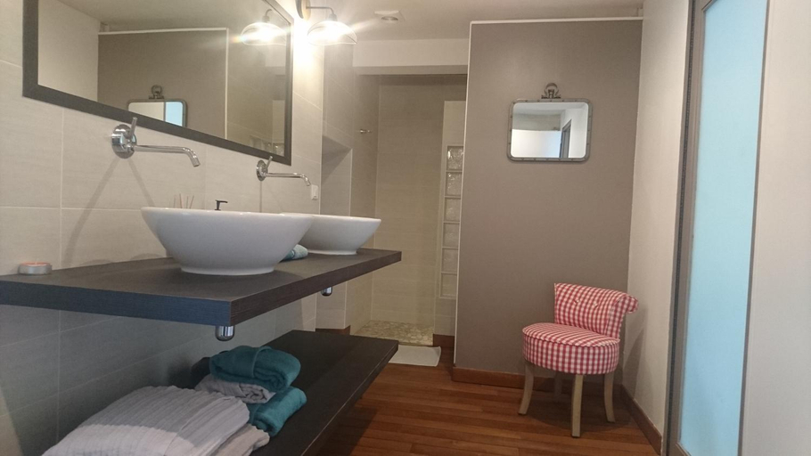 Bathroom 3, Le clos de CINACLE, Pyrénées-Atlantiques