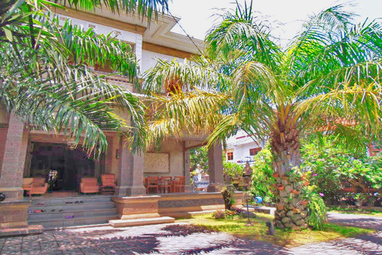 Public Area 2, Nakula Familiar Inn, Denpasar