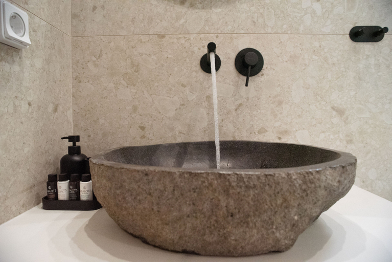 Bathroom 5, Anais Of Naxos, South Aegean