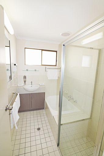 Bedroom 4, Capri Apartments, Bega Valley