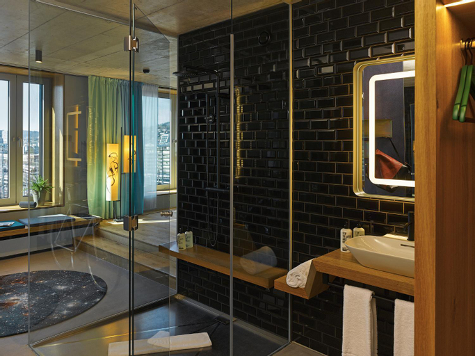 Bathroom 10