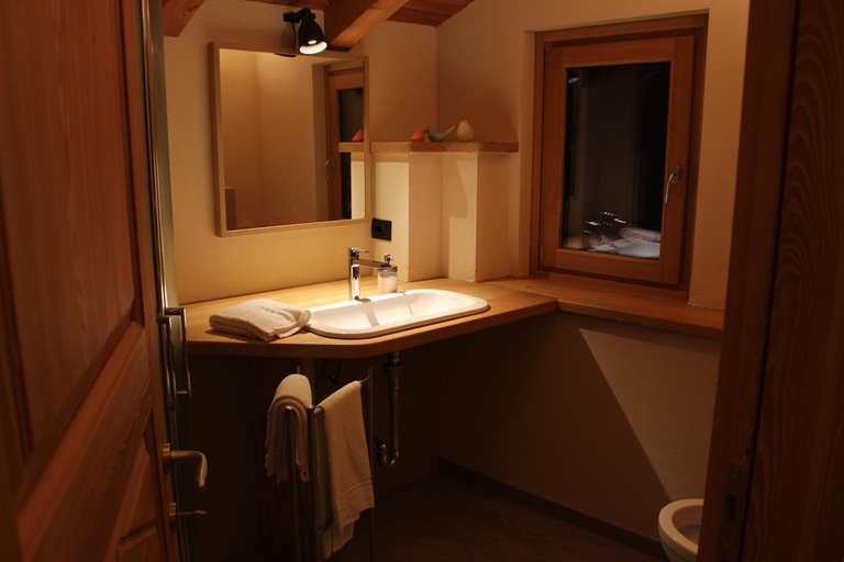 Bathroom 3, Le jardin de Pierre, Aosta