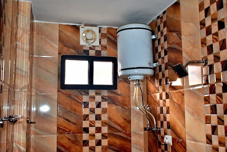 Bathroom, Northland Residency Hotel, Srinagar