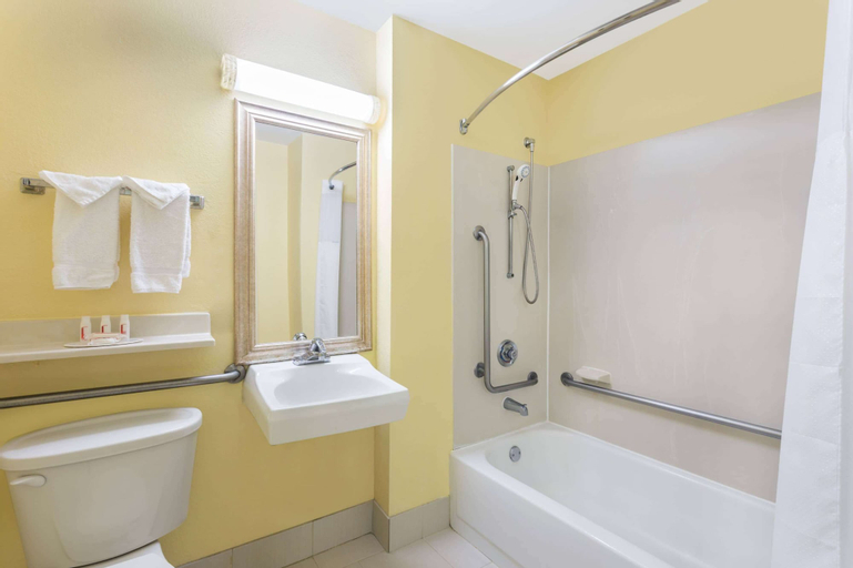 Bathroom 7