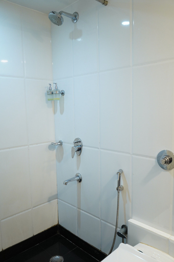 Bathroom 5, Diplomat Hotel, Mumbai City