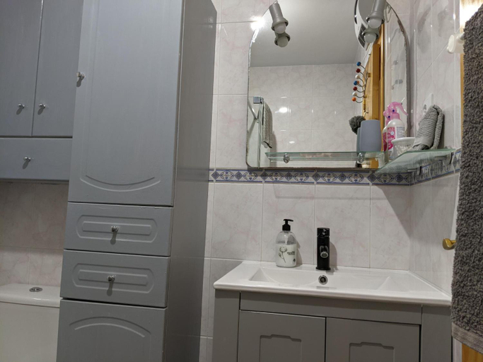 Bathroom 3, SunRise Den, a pie de playa, vista al mar y piscina, Murcia